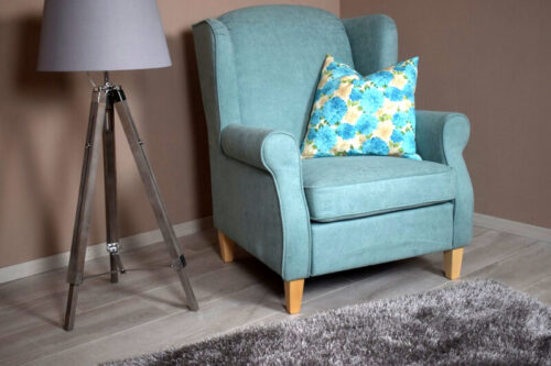 BRAVOS fotel - választható szövetekkel, tömörfa lábakkal