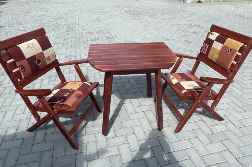 BALKON garnitúra karfás székekkel, párnával, fenyőfából