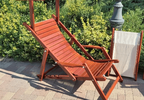 PIHENŐFOTEL lábtartóval és napellenzővel, fából